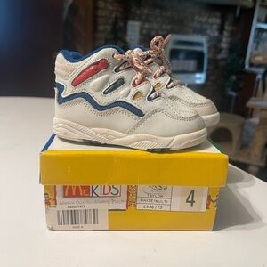 McKids Vintage 90’s Baby Size 4 Taylor Sneakers